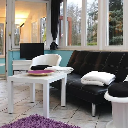 Holiday Flat, Sternberg *